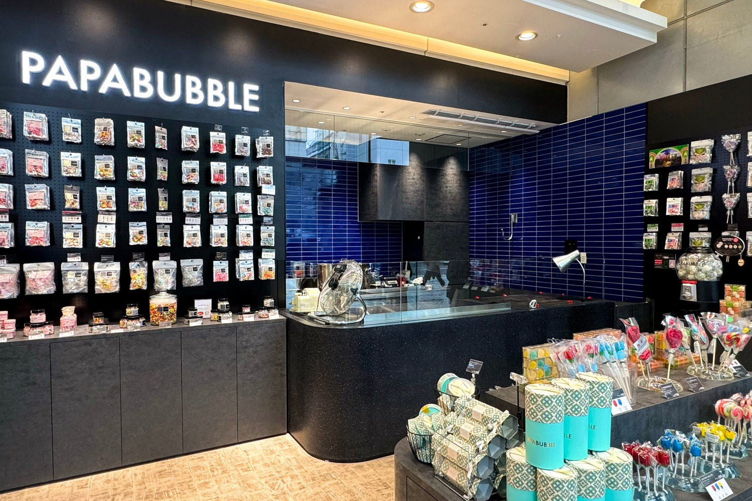 PAPABUBBLE 吉祥寺店が“劇場型キッチン”併設店舗に。「購入する場所」から「体験し、記憶に残る場所」へ　3月3日（火）にリニューアルオープン！