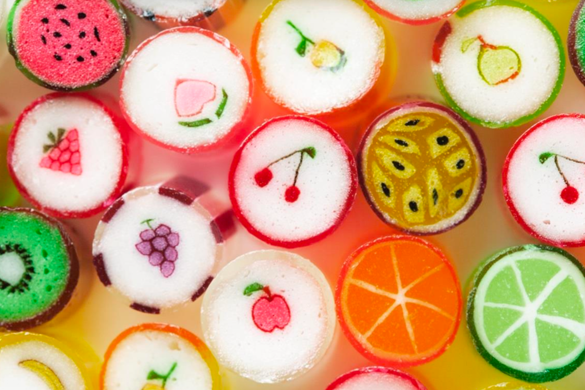 なぜキャンディの断面に絵が入るの？｜自由研究にもおすすめなお菓子のひみつ